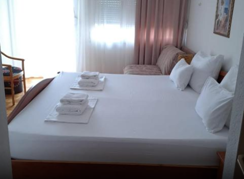 Pansion Ivana- Apartman s 1 spavaćom sobom i balkonom (2 osobe)